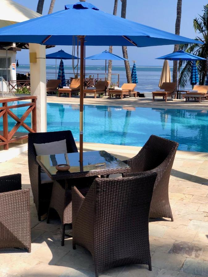 Kenya Bay Beach Hotel Bamburi Exterior photo